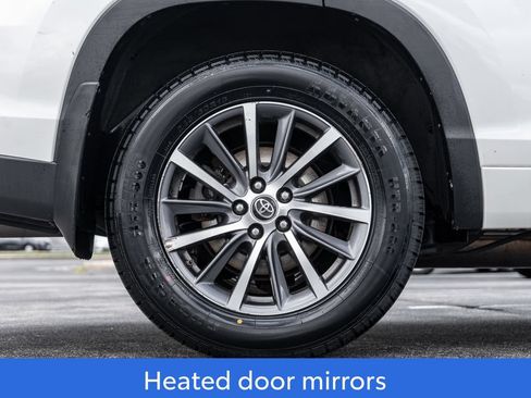 Used 2017 Toyota Highlander XLE AWD/4WD image 9