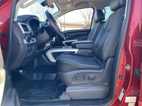 Used 2018 Nissan Titan PRO-4X image 22