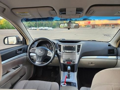 Used 2013 Subaru Legacy 2.5i Premium AWD/4WD image 28
