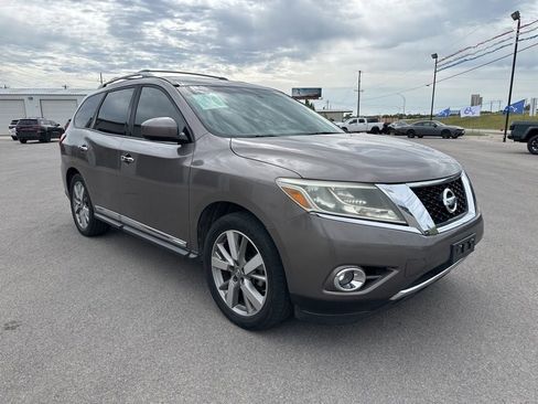 Used 2014 Nissan Pathfinder Platinum w/ Platinum Premium Package FWD image 3