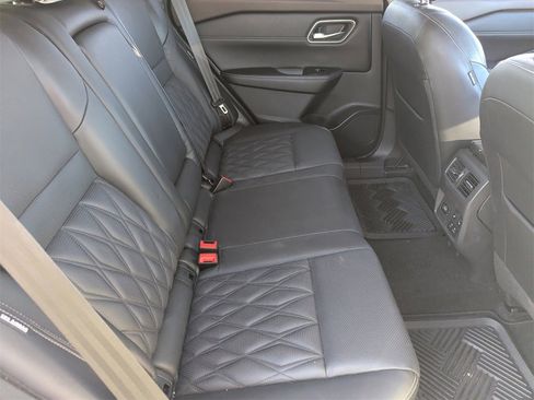 Used 2021 Nissan Rogue Platinum image 15