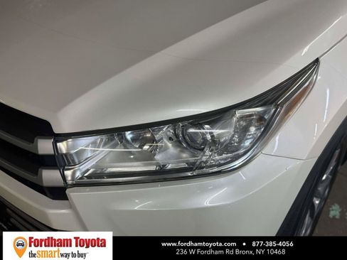 Used 2019 Toyota Highlander XLE AWD/4WD image 8