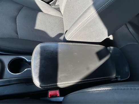 Used 2013 Dodge Avenger SE image 24