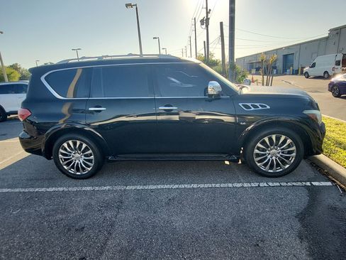 Used 2015 INFINITI QX80 4WD w/ Deluxe Technology Package image 4