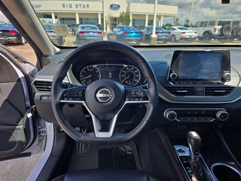 Used 2023 Nissan Altima 2.5 SR FWD image 23