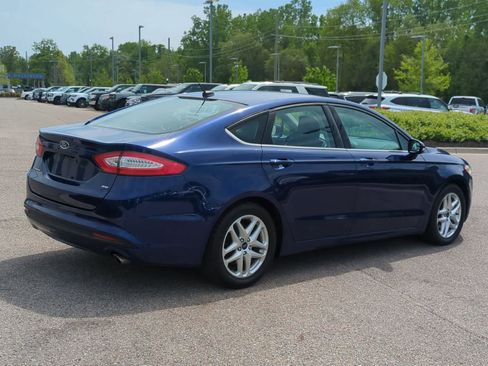 Used 2015 Ford Fusion SE FWD image 8