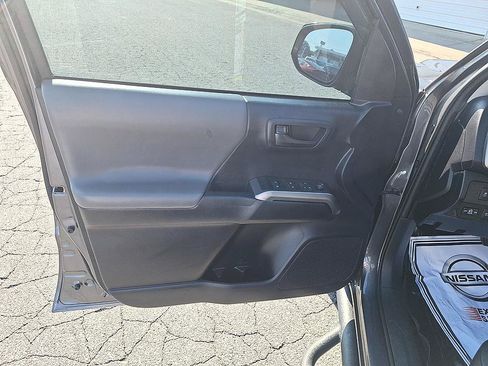 Used 2021 Toyota Tacoma SR5 RWD image 9
