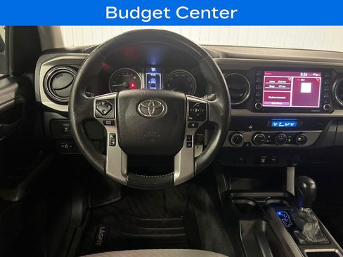 Used 2021 Toyota Tacoma SR5 AWD/4WD image 17