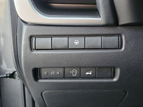 Used 2026 Nissan Rogue SV image 28