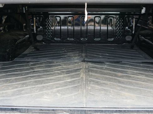 Used 2024 Jeep Gladiator Sport AWD/4WD image 9