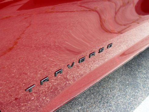 Used 2026 Chevrolet Traverse RS w/ LPO, Floor Liner Package AWD/4WD image 2