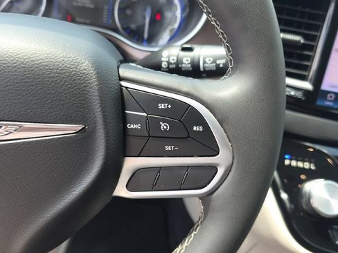Used 2024 Chrysler Voyager LX FWD image 17