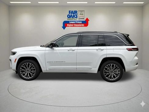 New 2026 Jeep Grand Cherokee Summit AWD/4WD image 9
