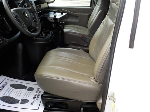 Used 2017 Chevrolet Express 2500 image 13