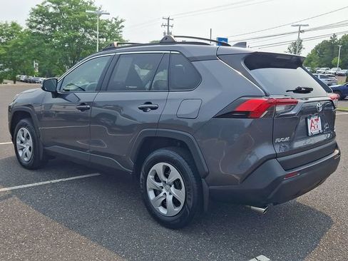 Used 2021 Toyota RAV4 LE AWD/4WD image 4