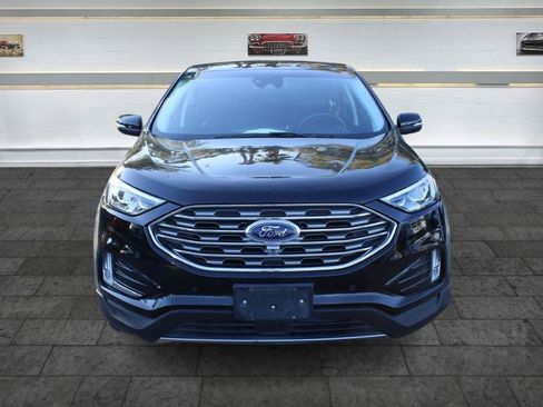 Used 2019 Ford Edge Titanium w/ Equipment Group 301A FWD image 2