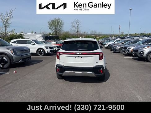 Certified 2024 Kia Seltos EX AWD/4WD image 6