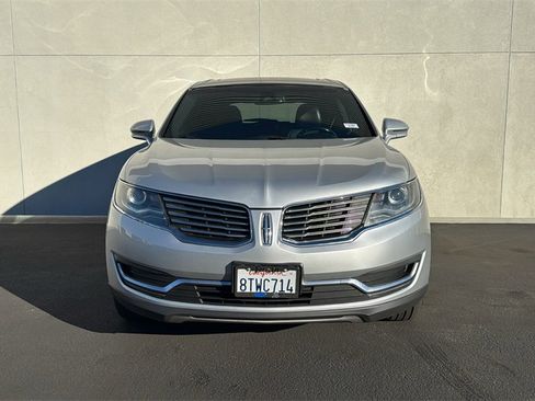 Used 2017 Lincoln MKX Reserve w/ Lincoln MKX Climate Package image 2