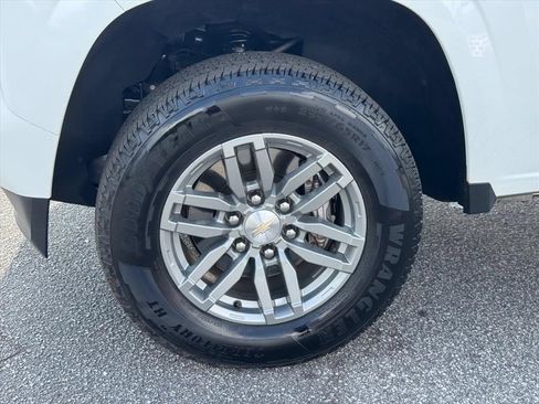 Used 2024 Chevrolet Colorado LT w/ LT Convenience Package RWD image 9