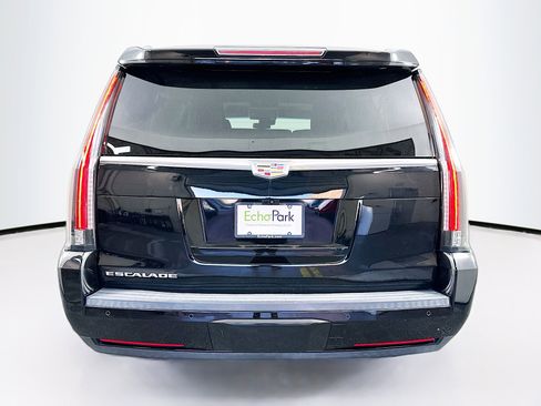 Used 2019 Cadillac Escalade ESV Luxury image 7