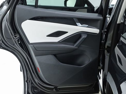 New 2026 Volkswagen Tiguan SE AWD/4WD image 17