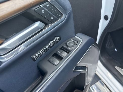 Used 2023 Chevrolet Silverado 1500 High Country w/ Technology Package image 14