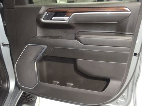 Used 2025 GMC Sierra 1500 SLT image 24