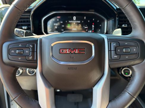 Used 2025 GMC Sierra 1500 SLT w/ SLT Premium Plus Package AWD/4WD image 15