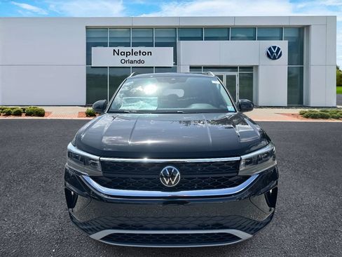 New 2024 Volkswagen Taos SE image 2