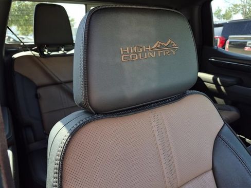 Used 2024 Chevrolet Silverado 1500 High Country w/ High Country Premium Package AWD/4WD image 14