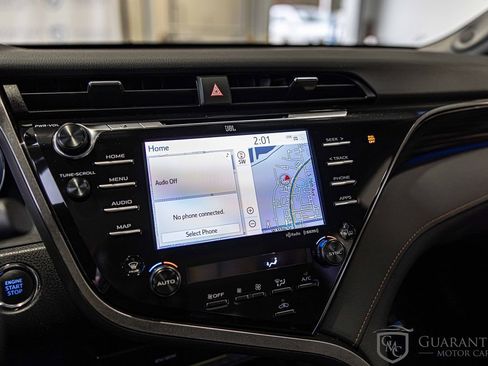 Used 2020 Toyota Camry XLE image 26