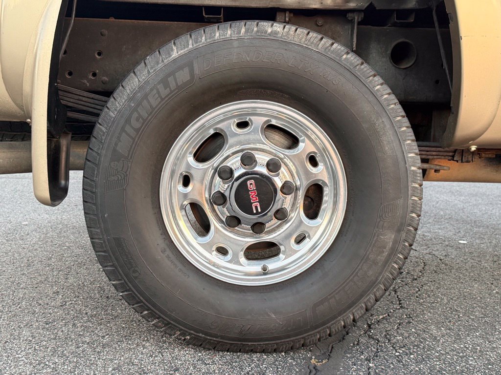 Used 2004 GMC Sierra 2500 SLE w/ Heavy-Duty Power Package AWD/4WD image 41