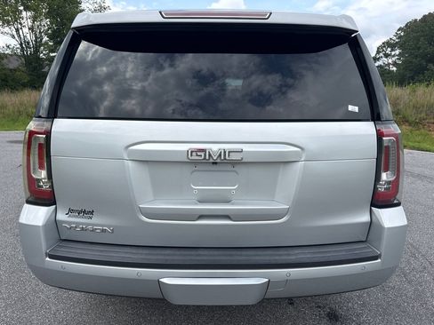 Used 2017 GMC Yukon SLT AWD/4WD image 4