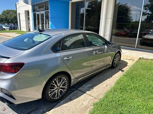 Used 2023 Kia Forte GT-Line w/ GT-Line Technology Package FWD image 3
