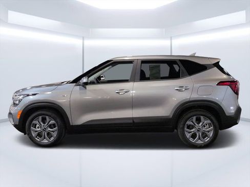 Used 2026 Kia Seltos LX FWD image 6