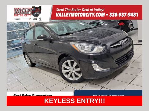 Used 2013 Hyundai Accent SE image 1