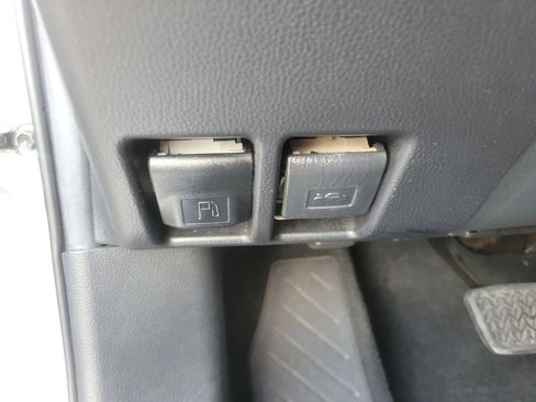 Used 2021 Toyota RAV4 LE image 29