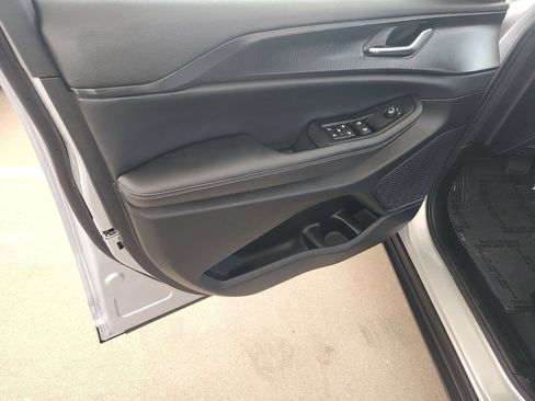 Used 2024 Jeep Grand Cherokee L Altitude RWD image 30