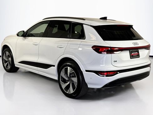 Used 2025 Audi Q6 e-tron Premium Plus w/ Premium Plus image 7