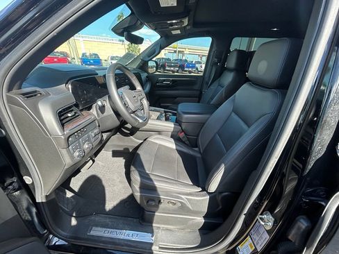 Used 2025 Chevrolet Tahoe Z71 AWD/4WD image 11