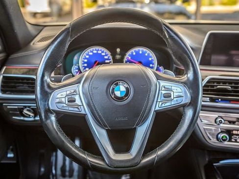 Used 2016 BMW 740i image 27