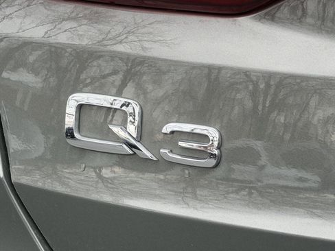 Used 2024 Audi Q3 2.0T Premium image 24