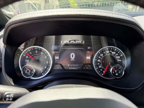 Used 2024 RAM 1500 Laramie AWD/4WD image 26