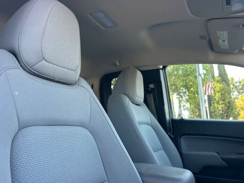 Used 2020 Chevrolet Colorado W/T RWD image 17