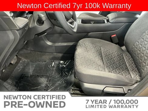 Used 2025 Nissan Kicks SV FWD image 12