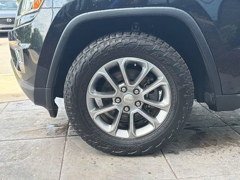 Used 2016 Jeep Grand Cherokee Limited AWD/4WD image 12