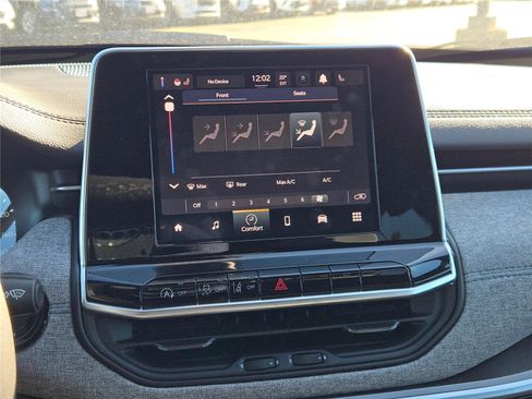 New 2026 Jeep Compass Latitude image 26