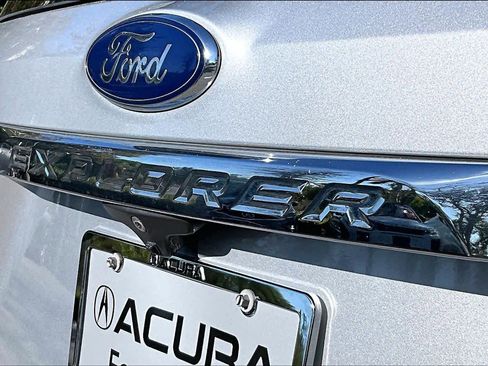 Used 2018 Ford Explorer XLT image 10