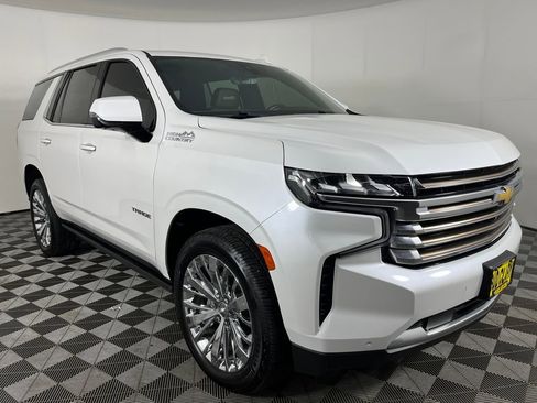 Used 2021 Chevrolet Tahoe High Country w/ Premium Package image 3