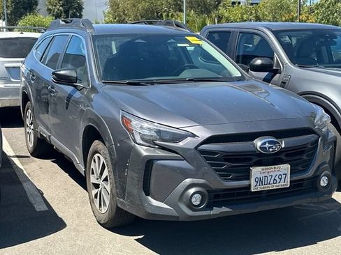 Used 2024 Subaru Outback Premium AWD/4WD image 2